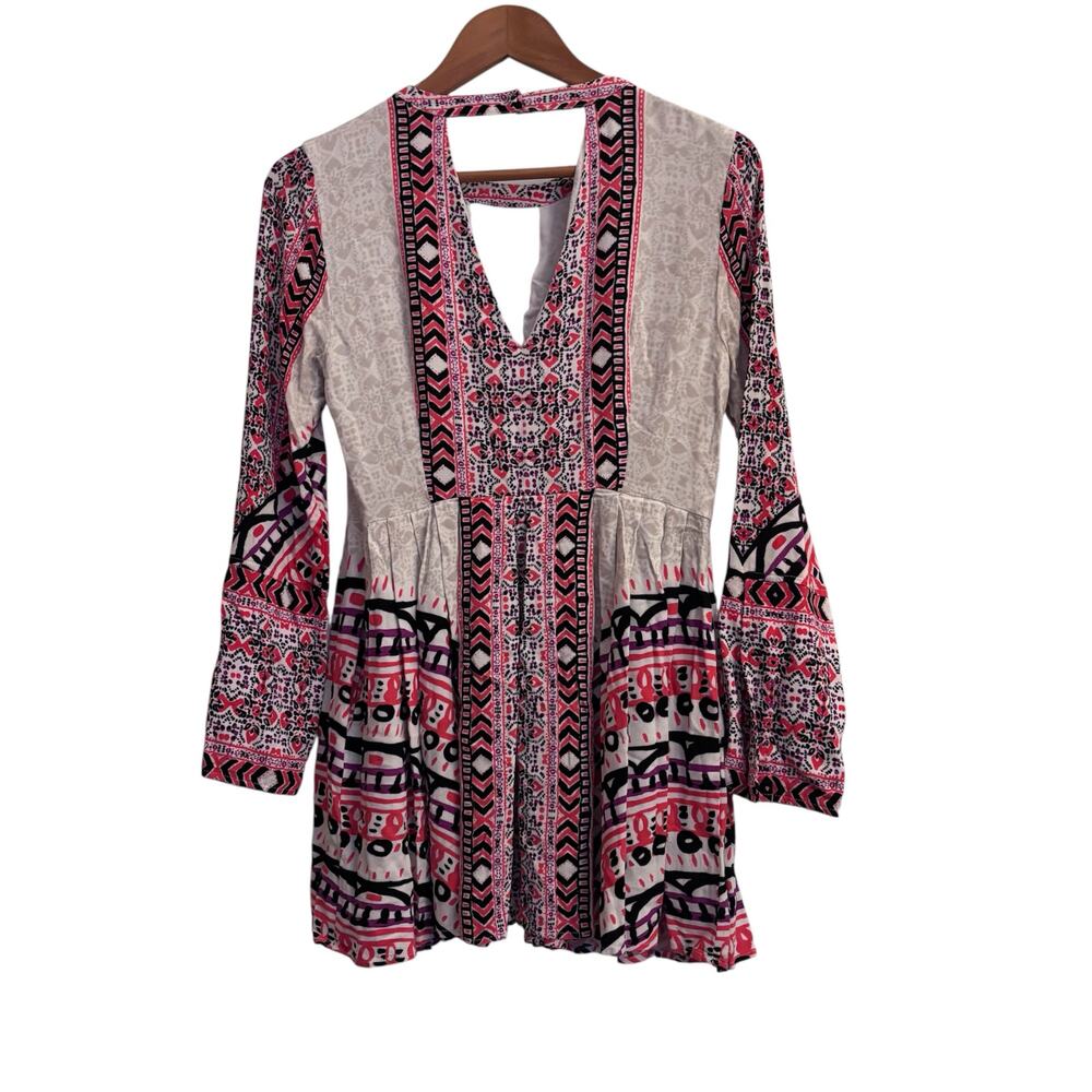 Free People Tegan Border Print Mini Dress Boho Artsy Bell Sleeve Keyhole Size 10 - Picture 2 of 9